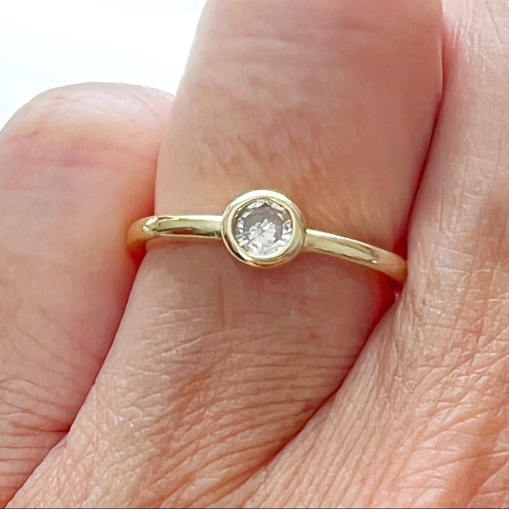 Solitary Bezel Set Clear Round Crystal CZ Circle Gold Tone S925 Ring